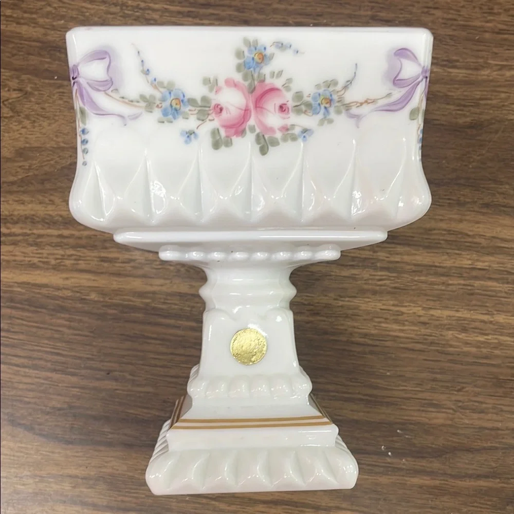 Elegant Floral White Pedestal‎ Vase